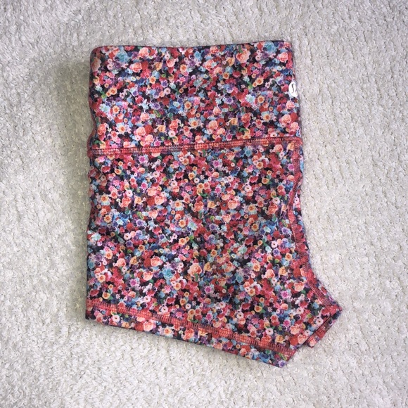 Lululemon boogie shorts - Picture 4 of 6